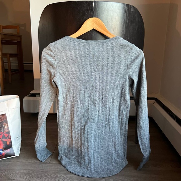 Victoria's Secret Charcoal Long Sleeve Top - Picture 8 of 9